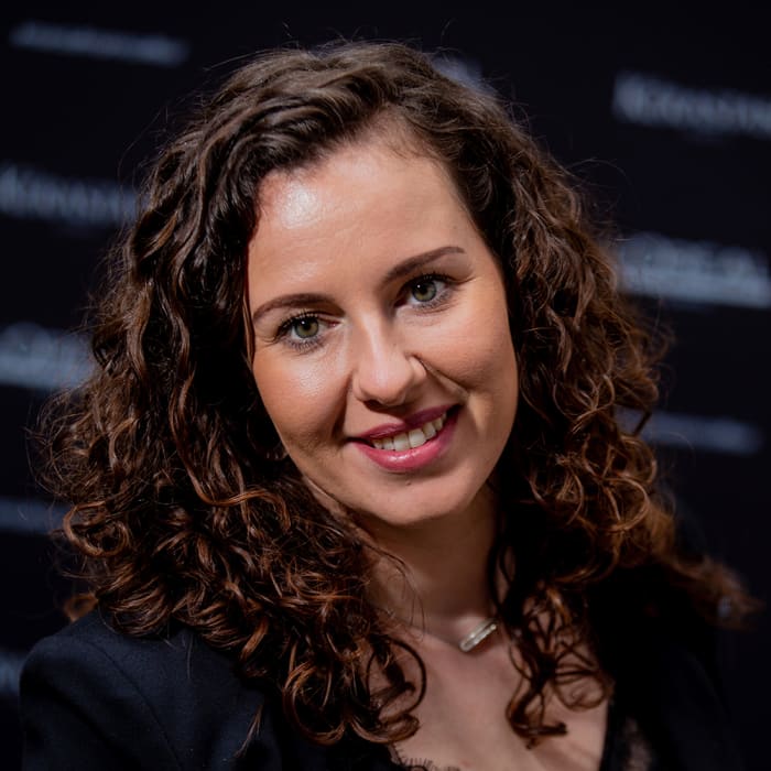 Laura, responsable de l’organisation et de la communication du salon