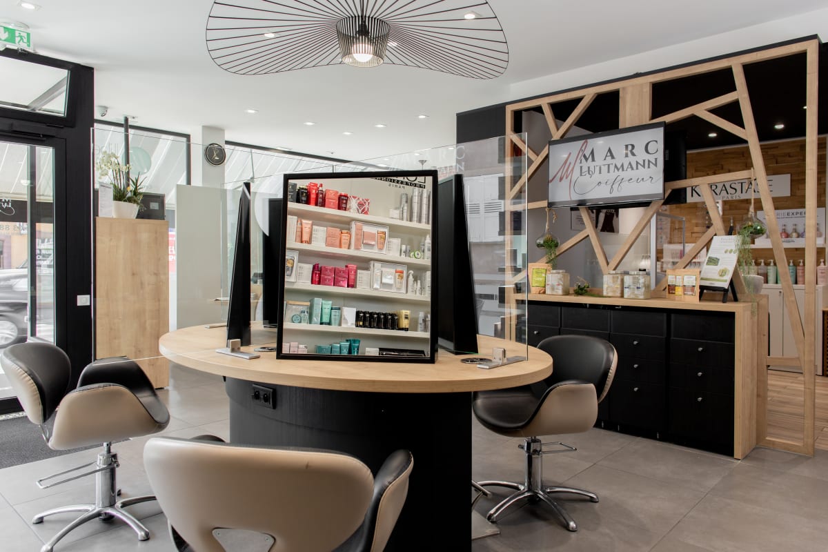 Intérieur du salon de coiffure Marc Luttmann