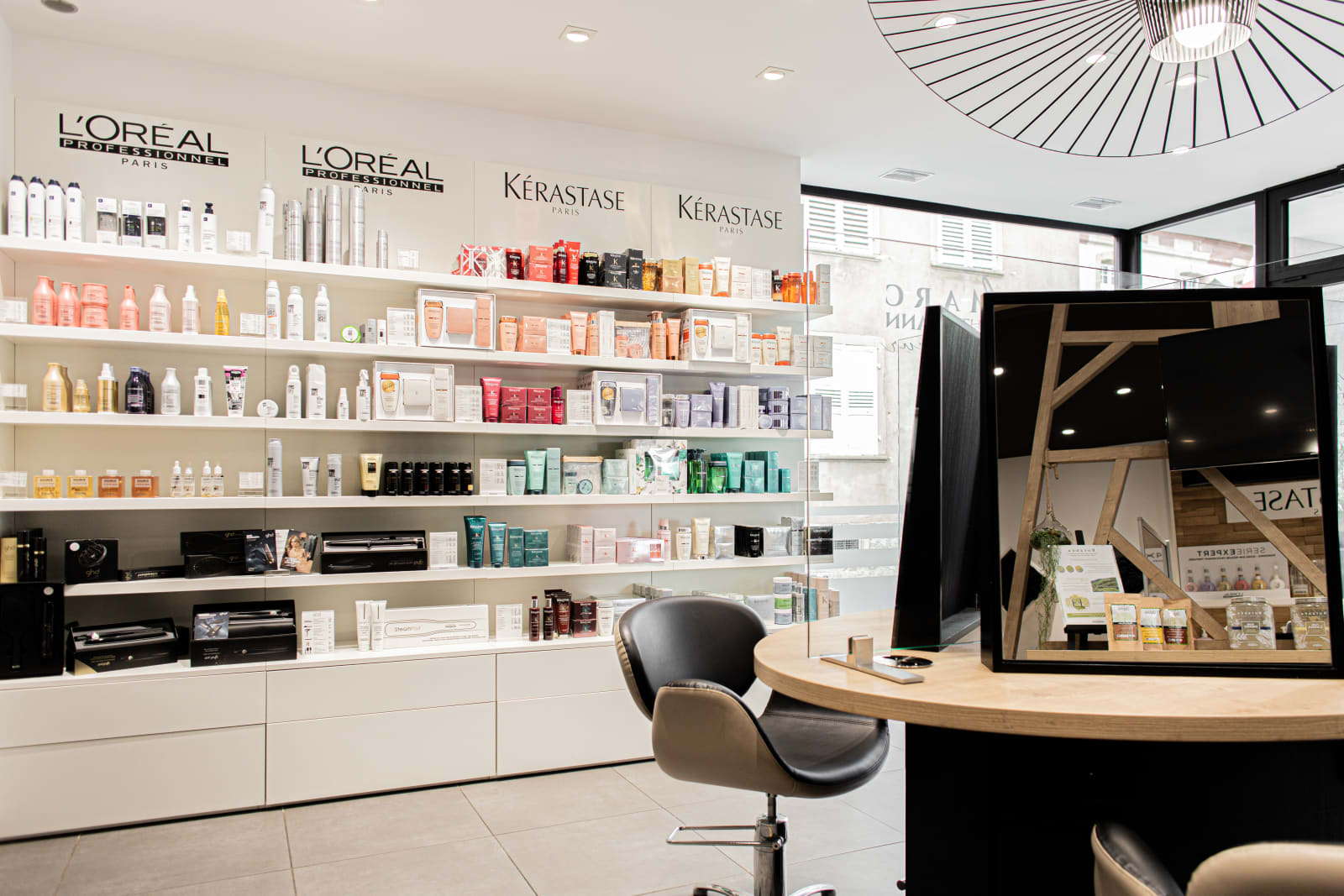 Sélection de soins L'Oréal Professionnel et Kérastase proposés au salon